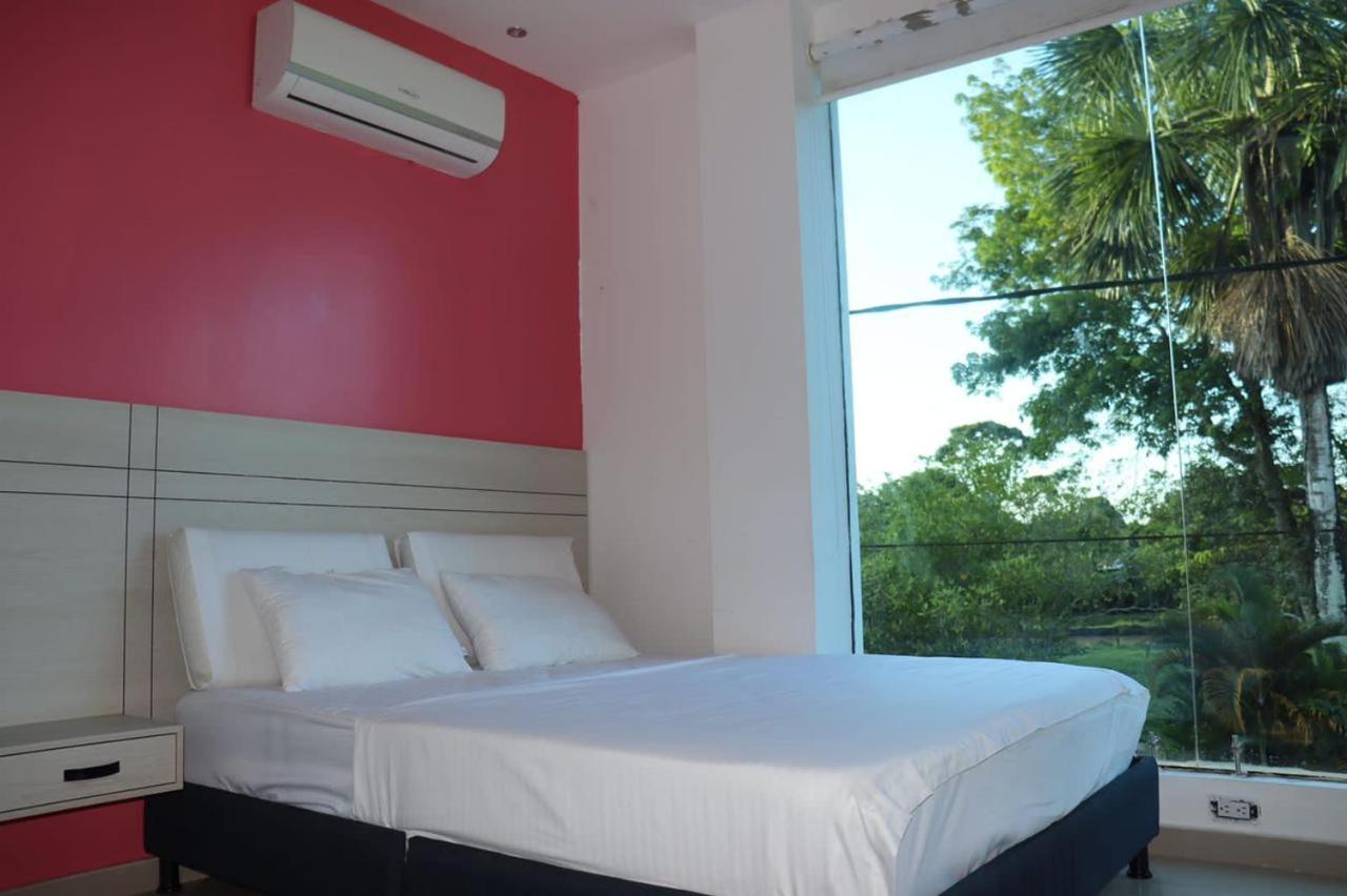 Hotel River Suite Λετίσια Εξωτερικό φωτογραφία